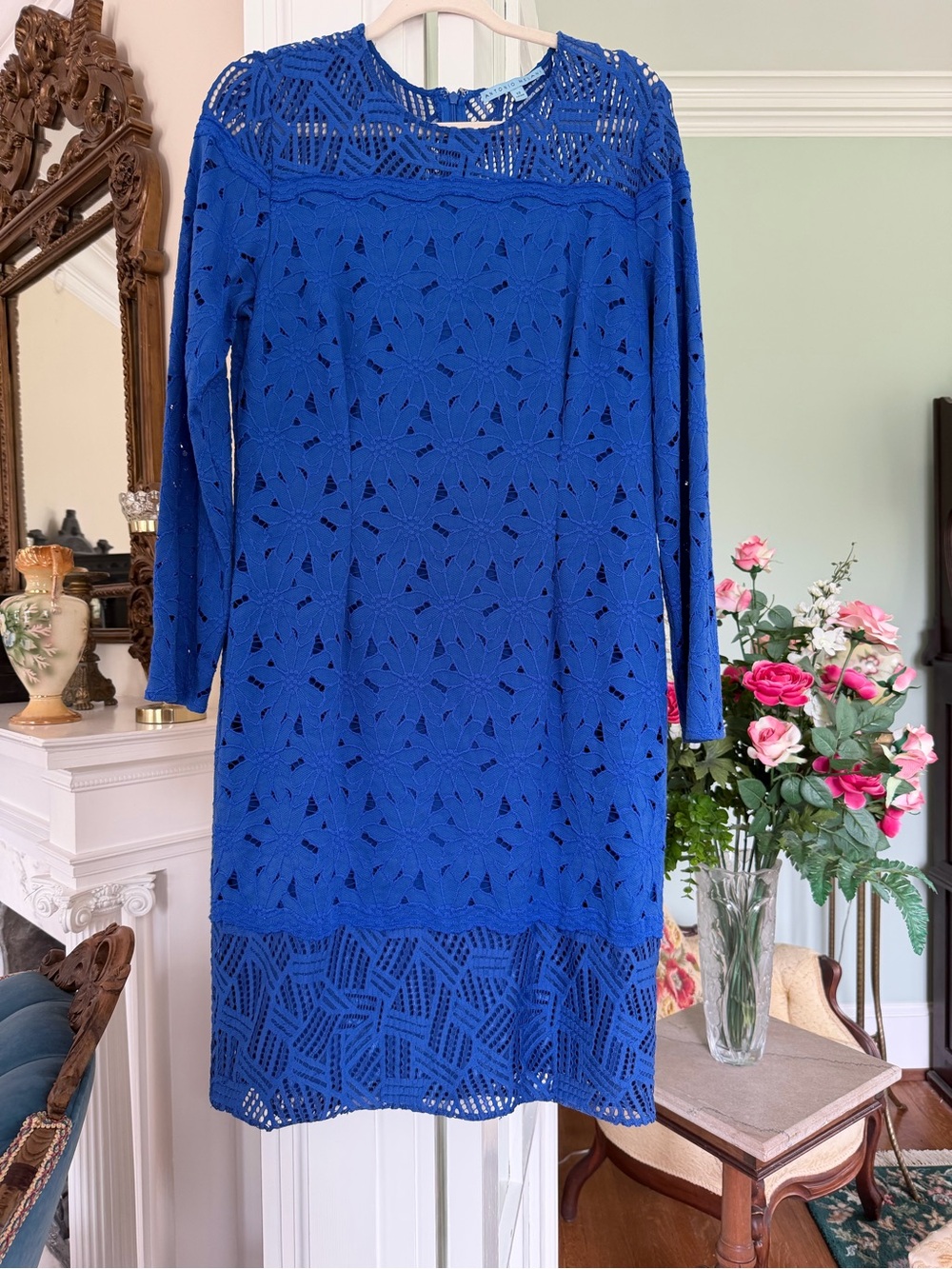 ANTONIO MELANI Royal Blue Long Sleeve Lace Shift Dress. Size 12